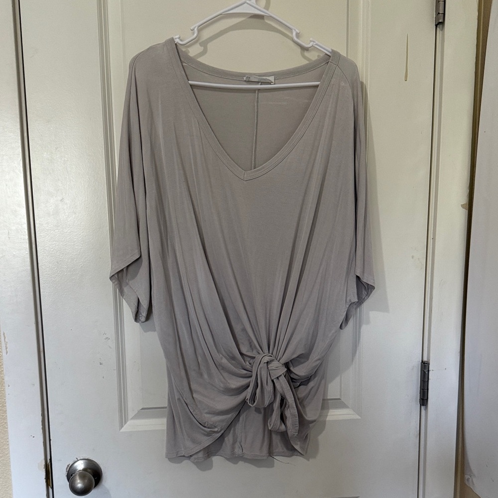 Zenana Outfitters Light Gray Knot Front Blouse